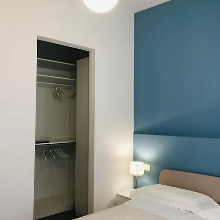 Urban شقة باري